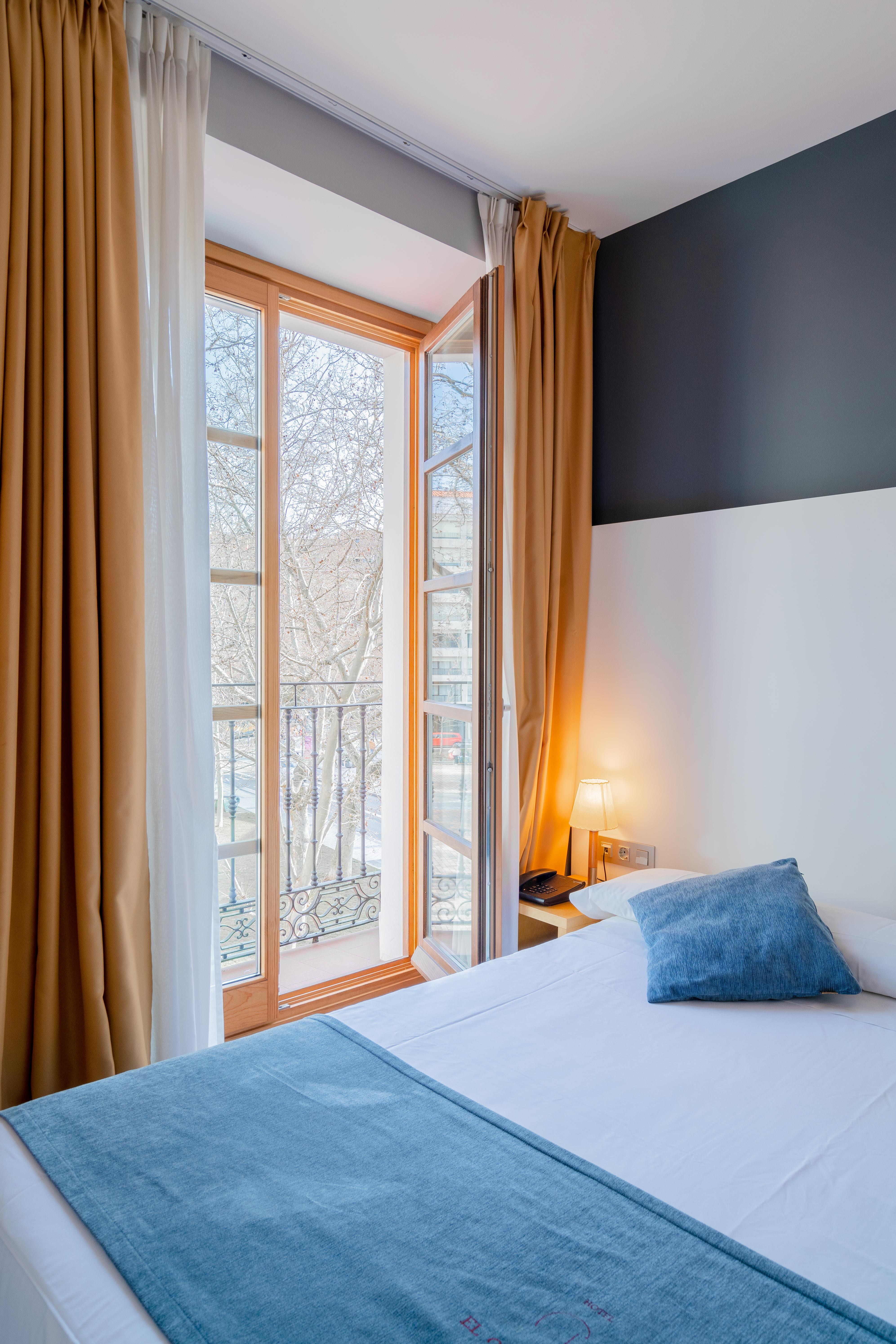 Zenit El Coloquio Hotel Valladolid Ngoại thất bức ảnh