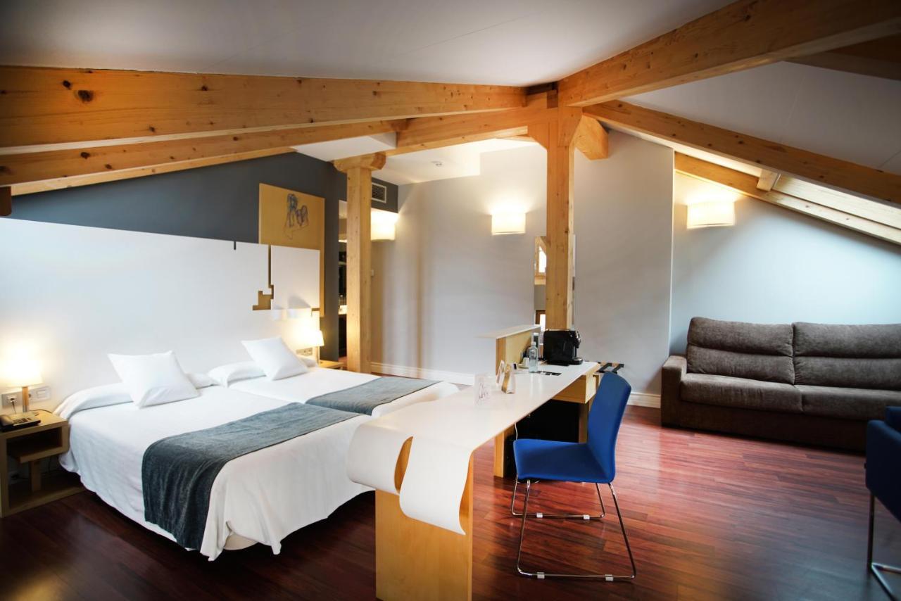 Zenit El Coloquio Hotel Valladolid Ngoại thất bức ảnh